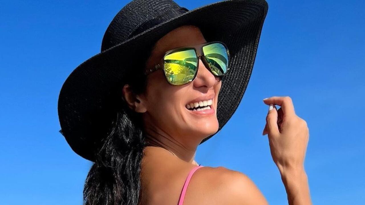 Silvina Escudero se grabó en topless frente al espejo / Instagram