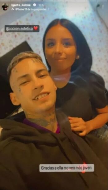 El cantante se sometió a un tratamiento dermatológico y le agradeció a la profesional en redes sociales / Foto: Instagram