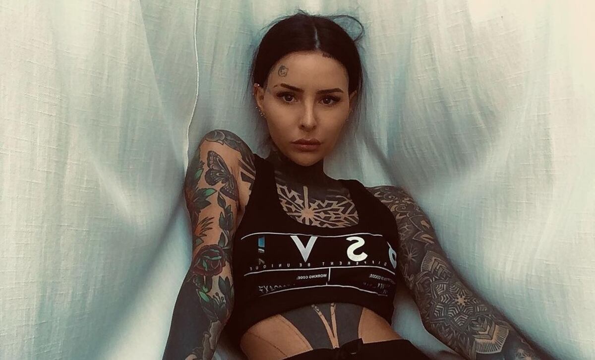 Cande Tinelli se hizo un nuevo tatuaje y mostró los resultados con una foto de su cuerpo completo