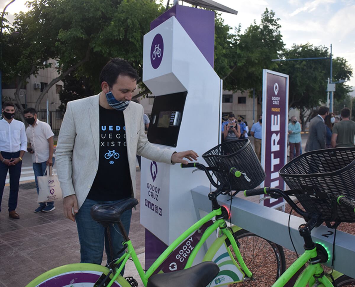 Ya funciona en Parque Mitre de Godoy Cruz la estación automática de préstamos de bicicletas