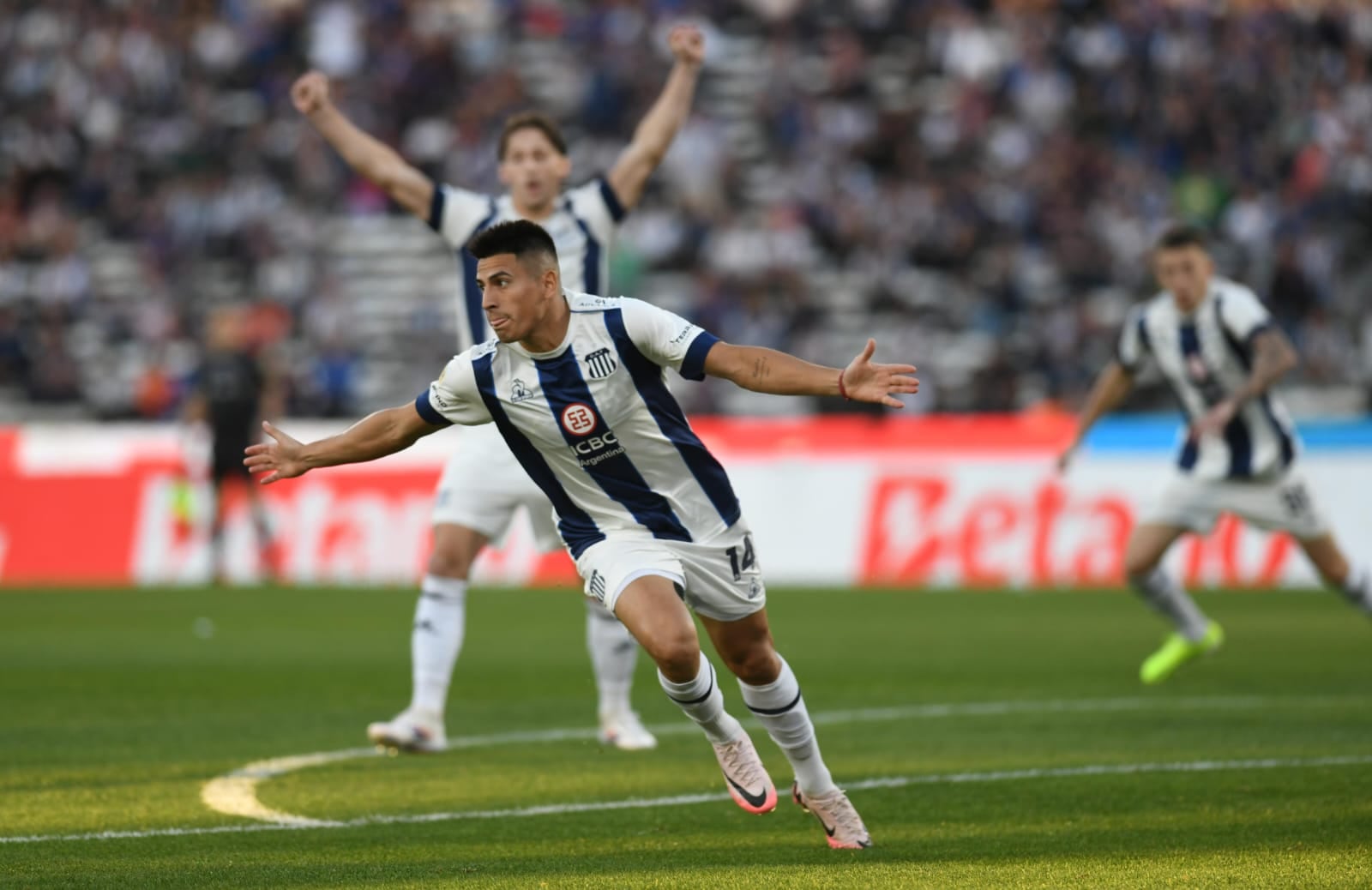 Talleres vs Defensa y Justicia en el Kempes por fecha de la LPF. Foto: Facundo Luque