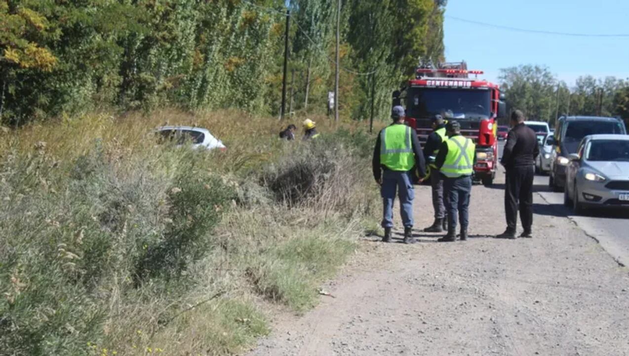 Una mujer, identificada como Patricia González, escapó de un control de alcoholemia, chocó y murió.