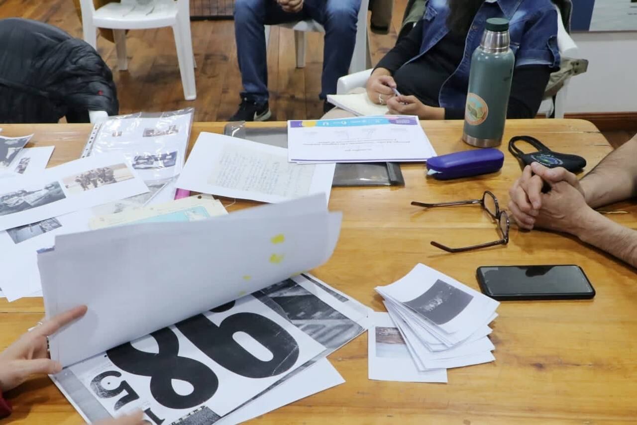 Taller “Repensar el Archivo de Malvinas” en el Espacio Pensar Malvinas.