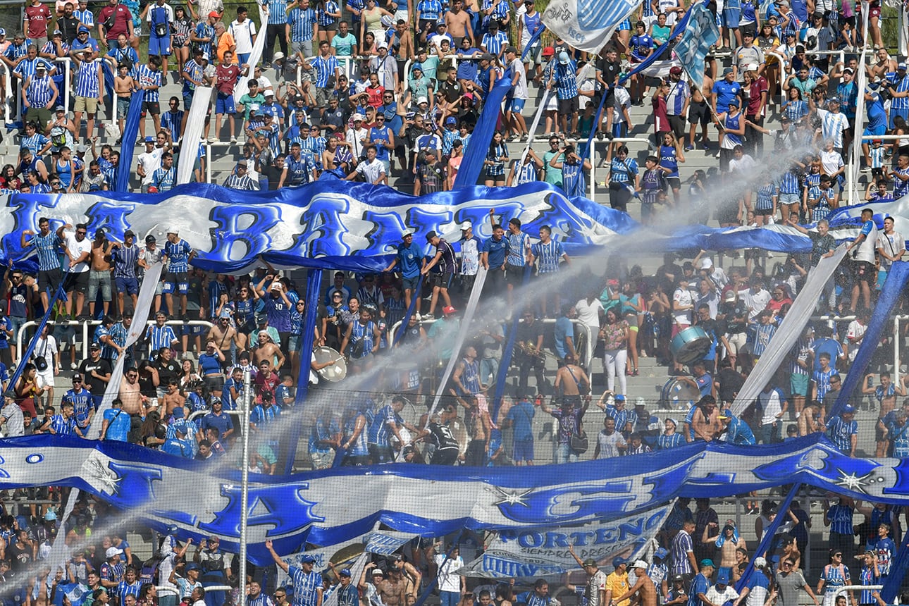 El Club Atlético Godoy Cruz Antonio Tomba empató con el Club Tigre  por la  décima fecha  de la Liga Profesional gracias a los goles de Hernán López Muñoz y Mateo Retegui.

Foto: Orlando Pelichotti