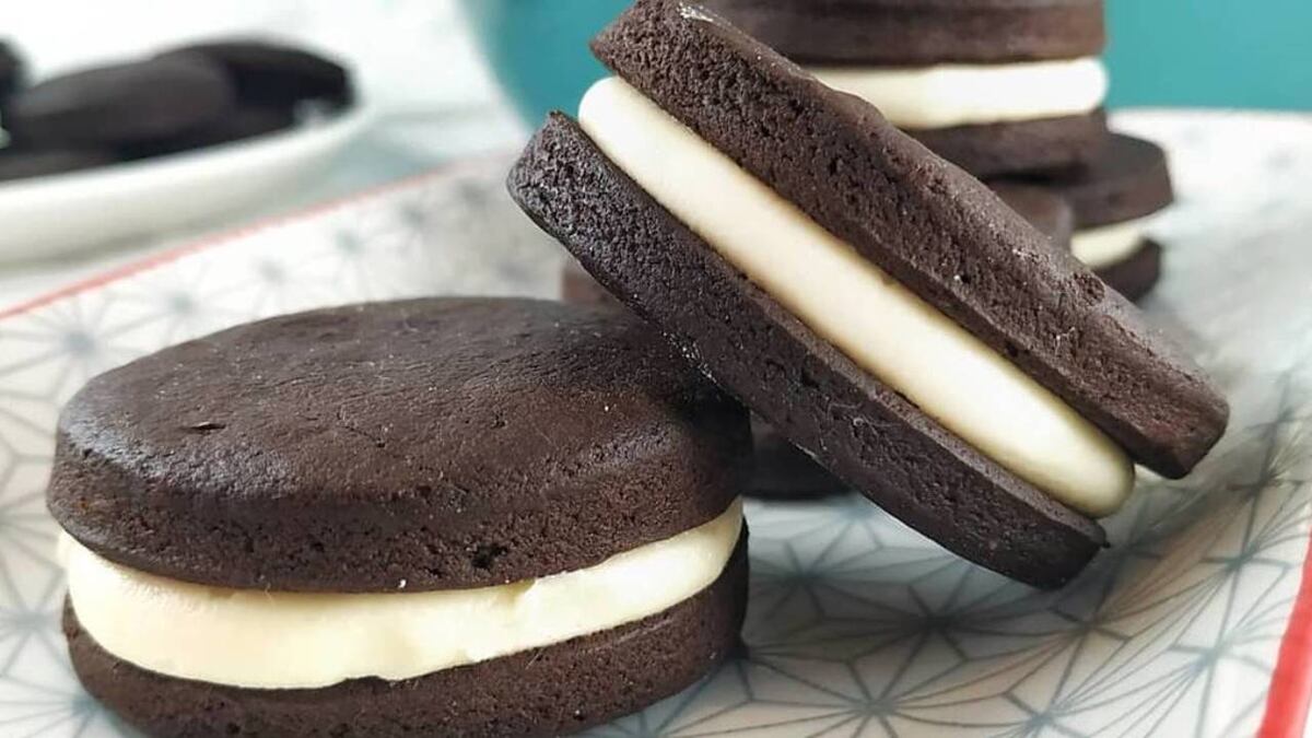 Cómo hacer las galletitas Oreo sin azúcar y en casa: la versión saludable con pocos ingredientes