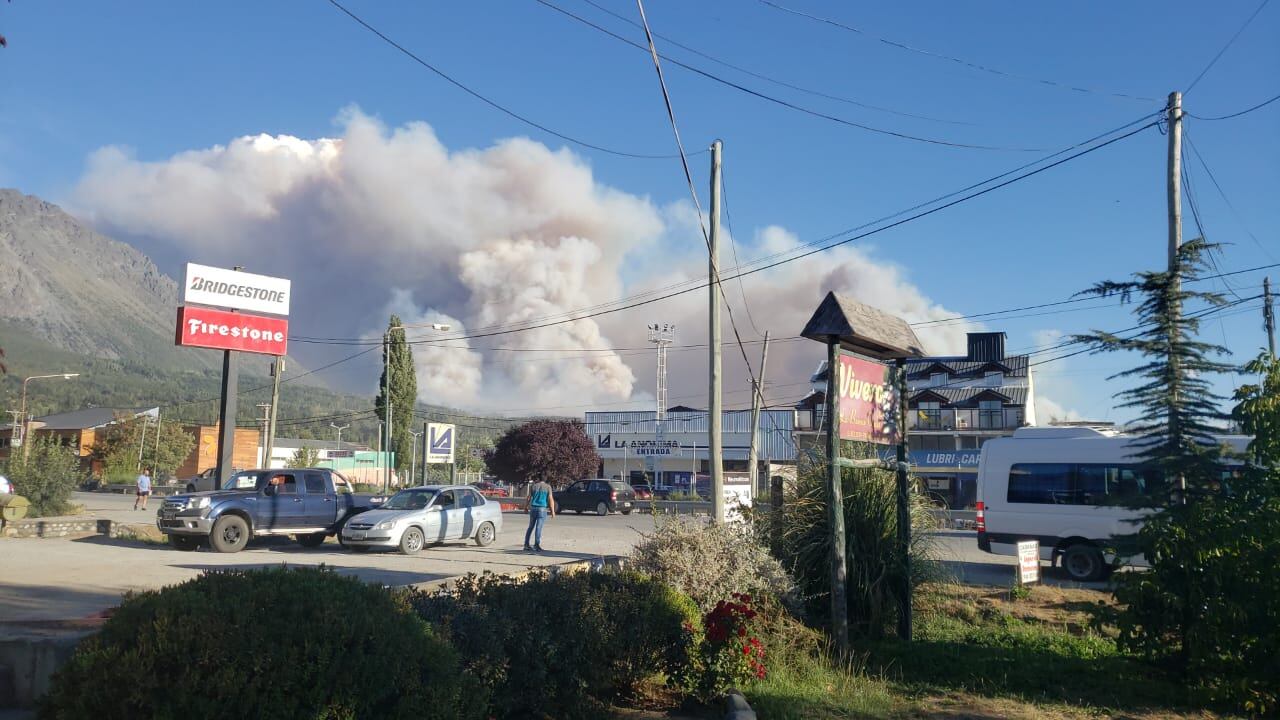 En algunas localidades el fuego está cerca. En otras, arrasó con viviendas.