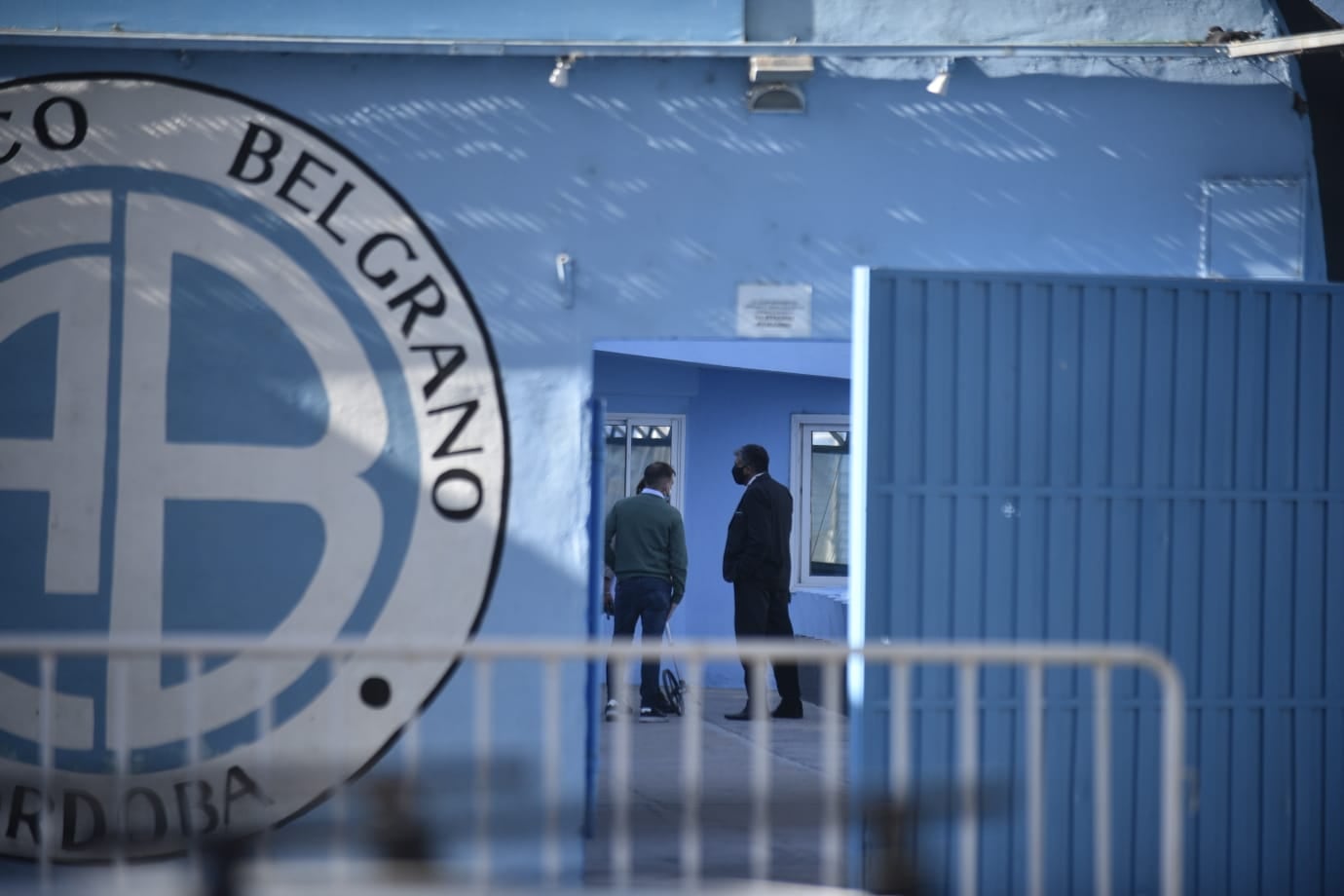 Allanamiento en las oficinas de Belgrano en el estadio Gigante de Alberdi. (Facundo Luque)