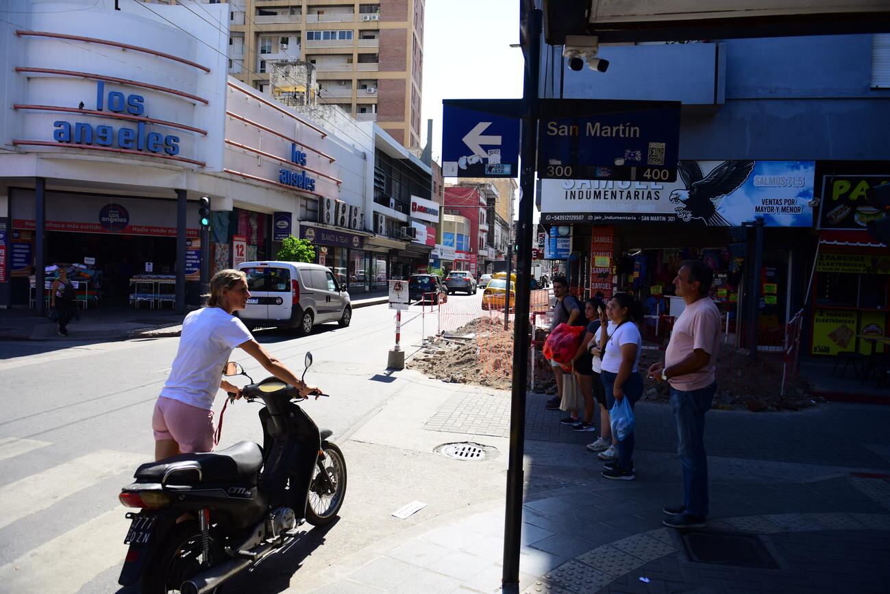 En Calle Santa Rosa esquina San Martín: 40,9 ºC.(César Heredia / La Voz).