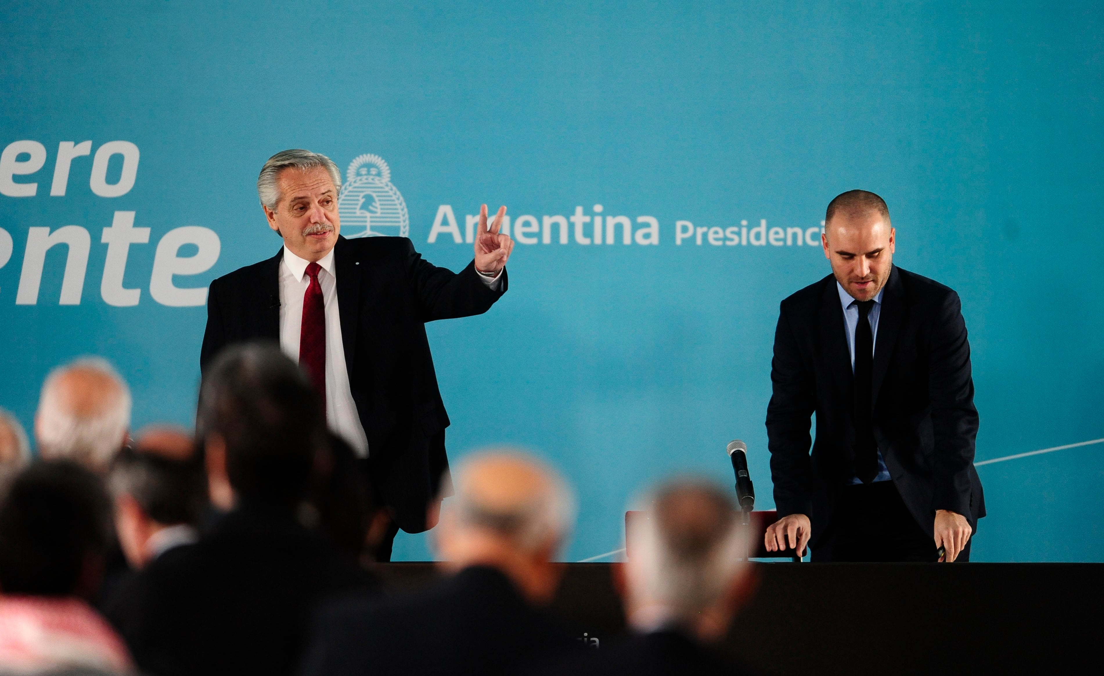 Alberto Fernández y Martín Guzmán presentaron el proyecto a la renta inesperada el pasado lunes. 