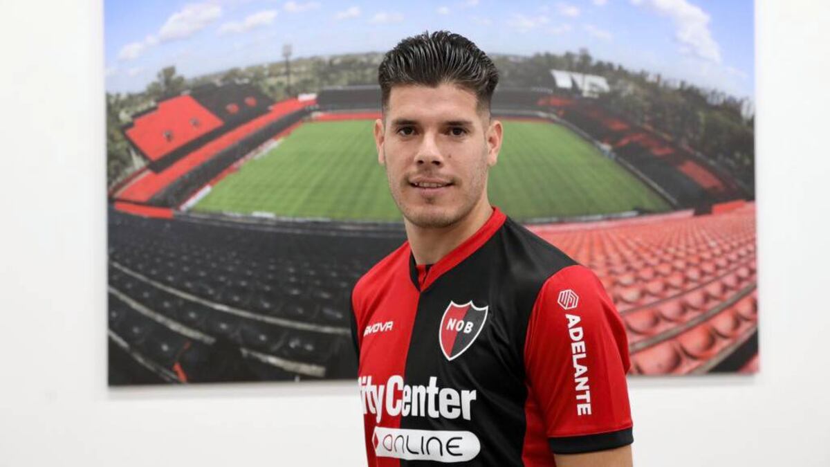 Guillermo Ortiz firmó contrato en Newell’s como primer refuerzo