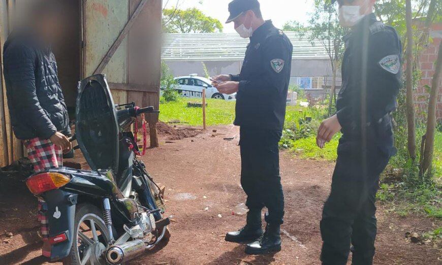 Recuperan una motocicleta robada en Oberá.