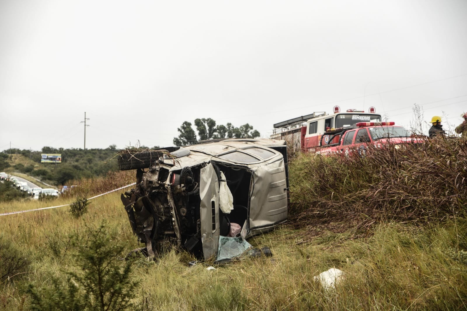 La camioneta Hilux era guiada por un joven de 22 años.