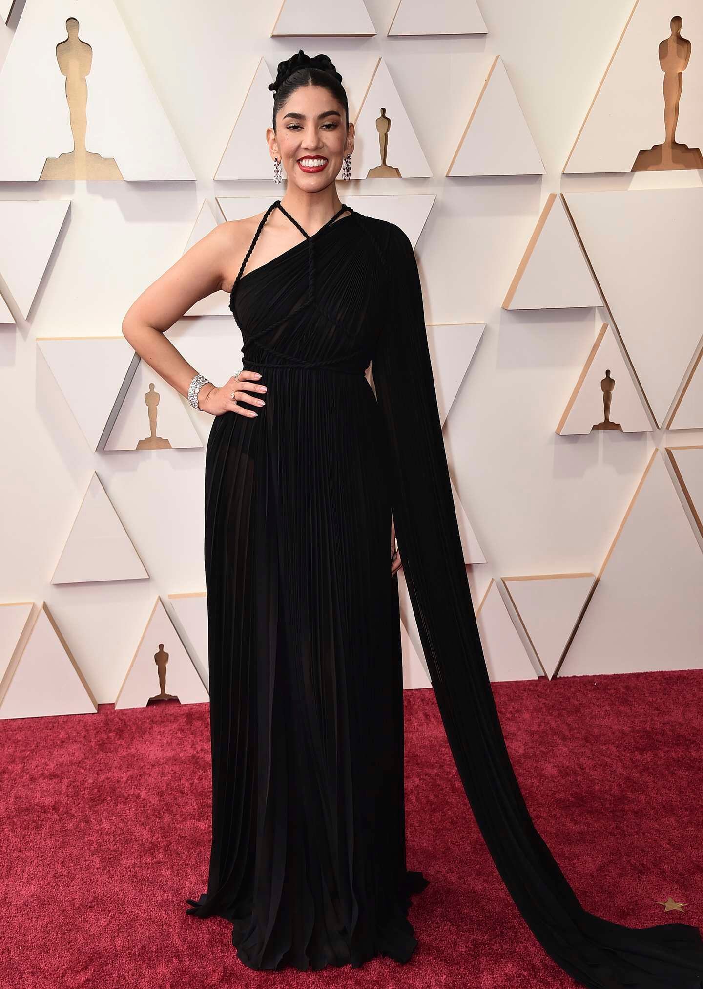 Stephanie Beatriz, la actriz argentina que estuvo en los Premios Oscar por su papel en Encanto.