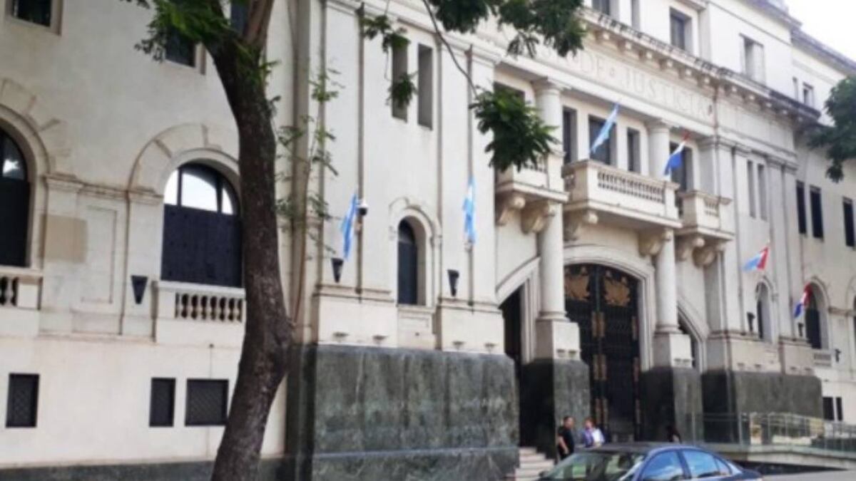 Violó a la hija de su pareja cuando todavía iba a la escuela y lo condenaron a 17 años