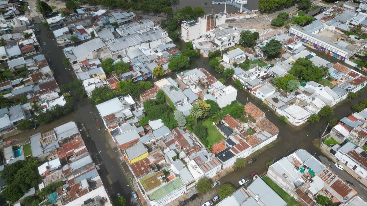 Llega a Gualeguaychú el gobernador Rogelio Frigerio para recorrer las zonas afectadas por las inundaciones