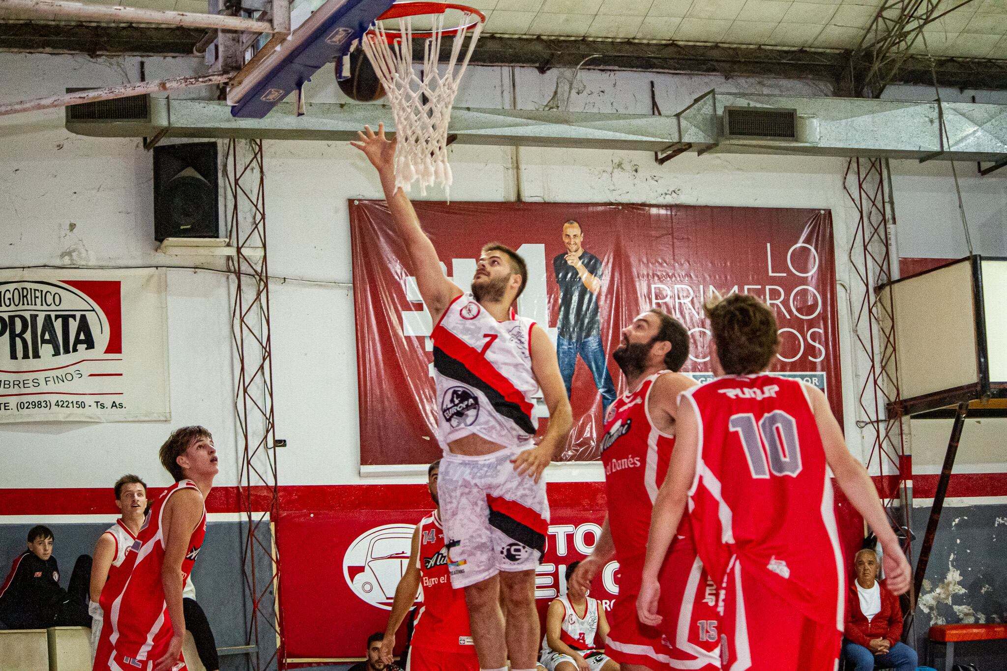 Torneo Oficial de Básquet de Tres Arroyos: victorias de Argentino, Club de Pelota y Blanco y Negro