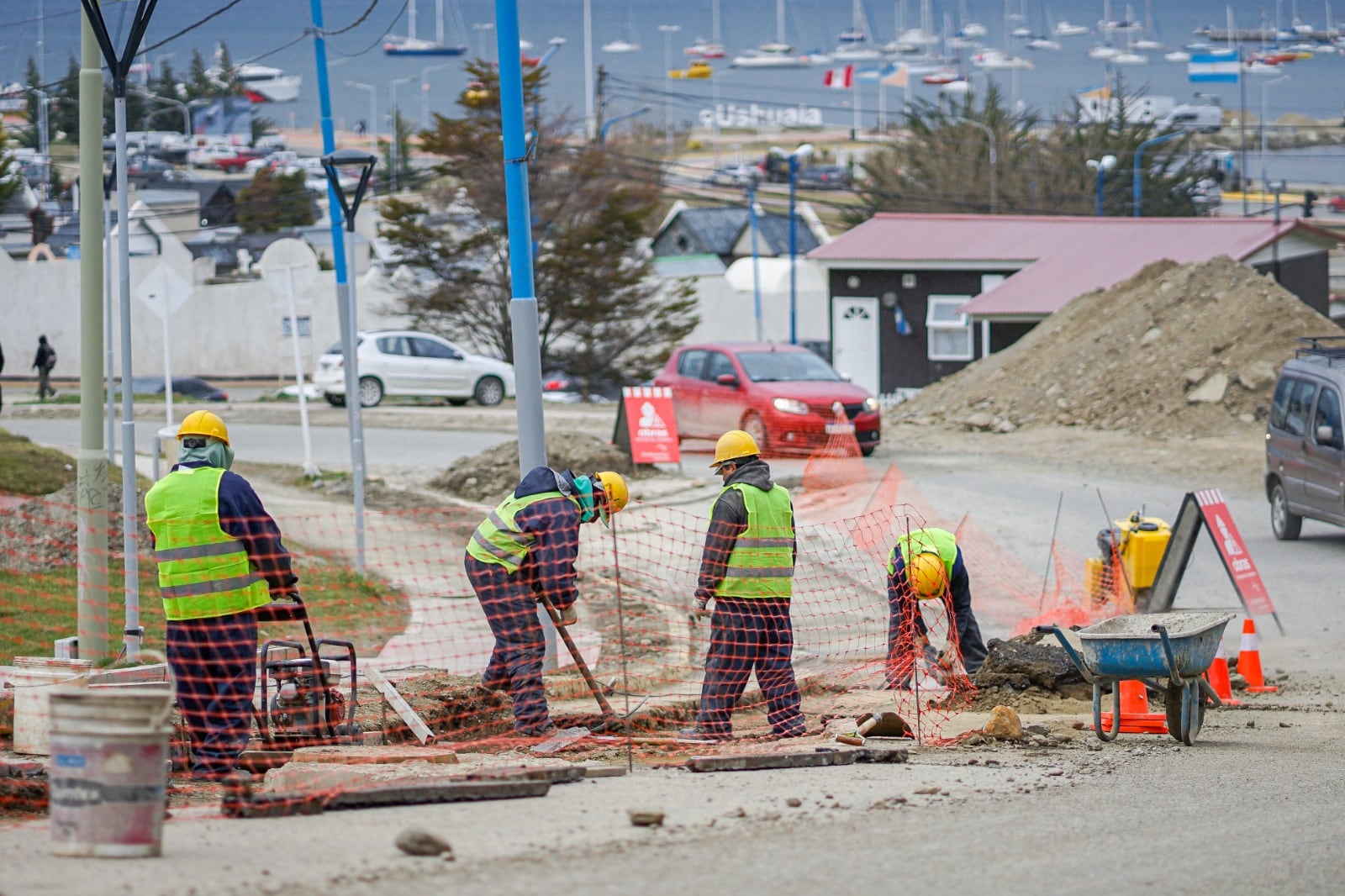 Ushuaia: la DPOSS reinició obras de los nuevos colectores cloacales