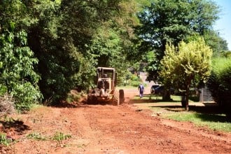 Continúan ejecutando obras viales en Oberá.