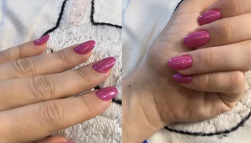 Las uñas estilo barbiecore con glitter de Luisana para convertirse en Paola Argento.