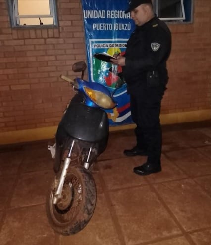 Recuperan una motocicleta robada en Wanda.