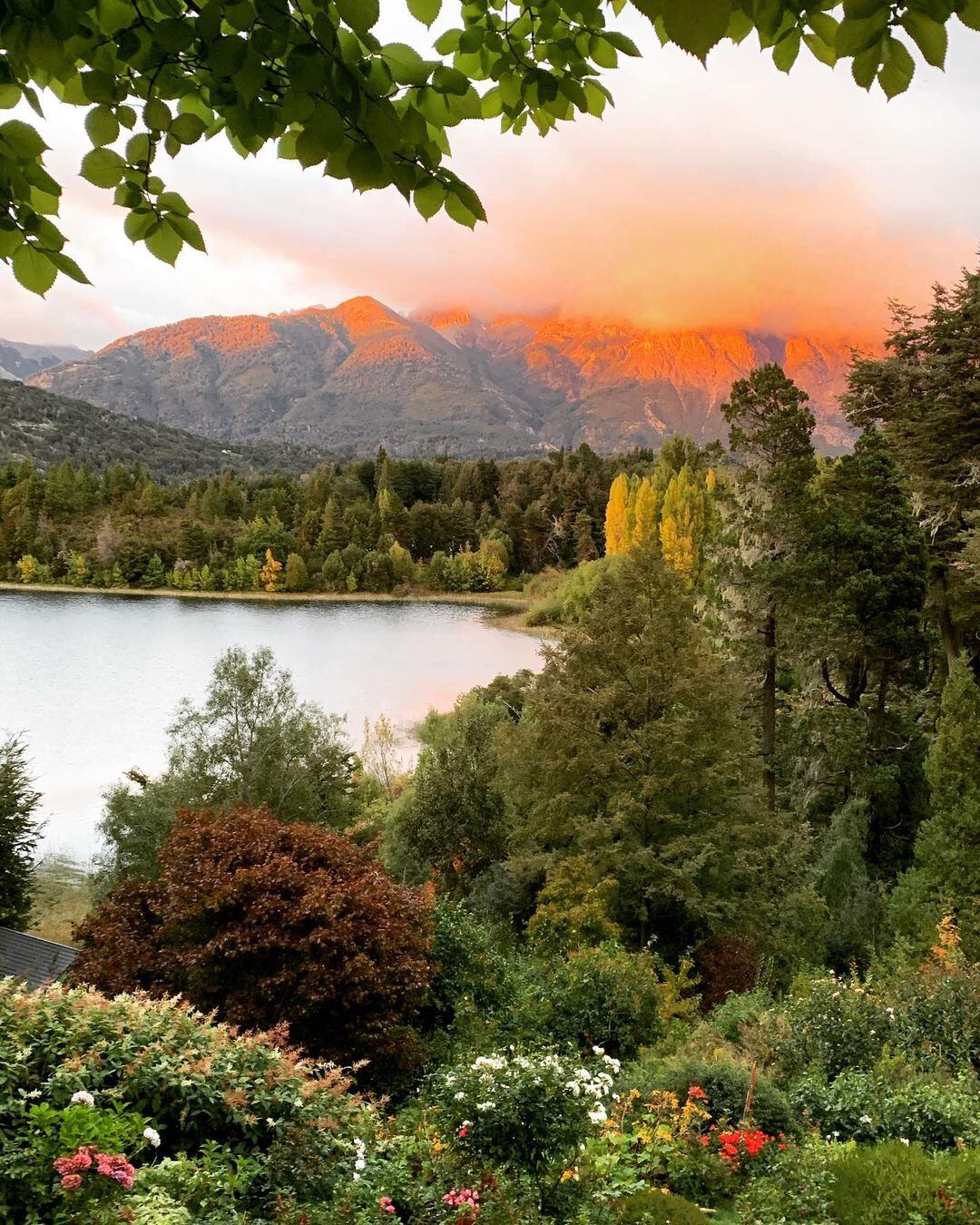 El lugar soñado para merendar en Bariloche con una vista increíble.