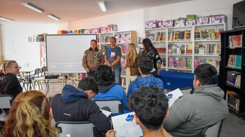 Reconocieron al colegio Sábato por el compromiso con la Causa Malvinas