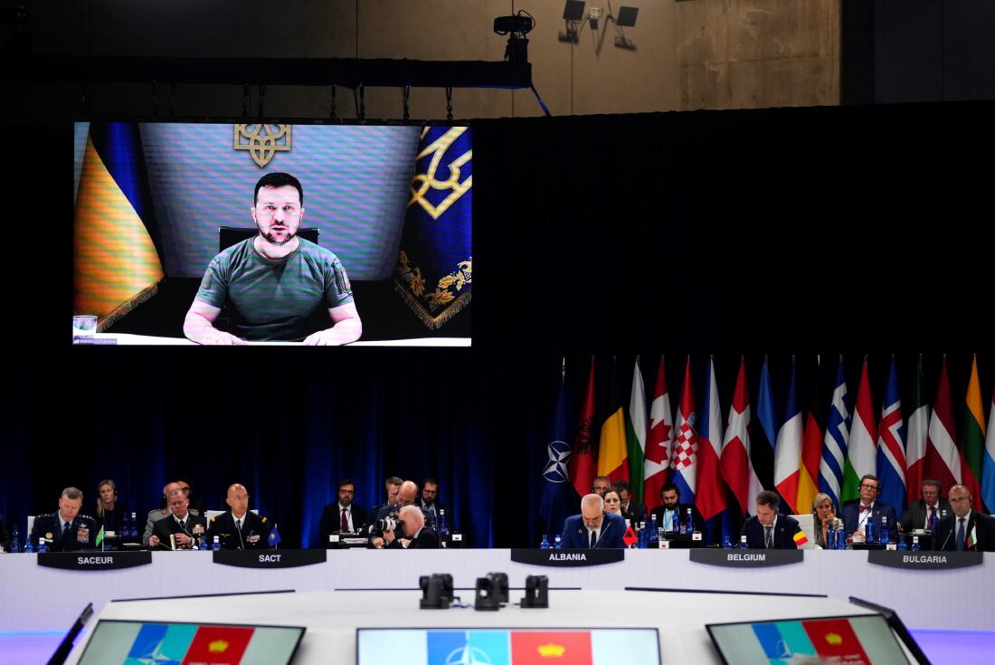 El presidente de Ucrania, Volodimir Zelensky, habló durante una cumbre de la OTAN. Foto AP/Manu Fernández.