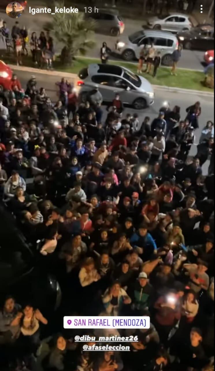 Cientos de fans recibieron a L-Gante en San Rafael.