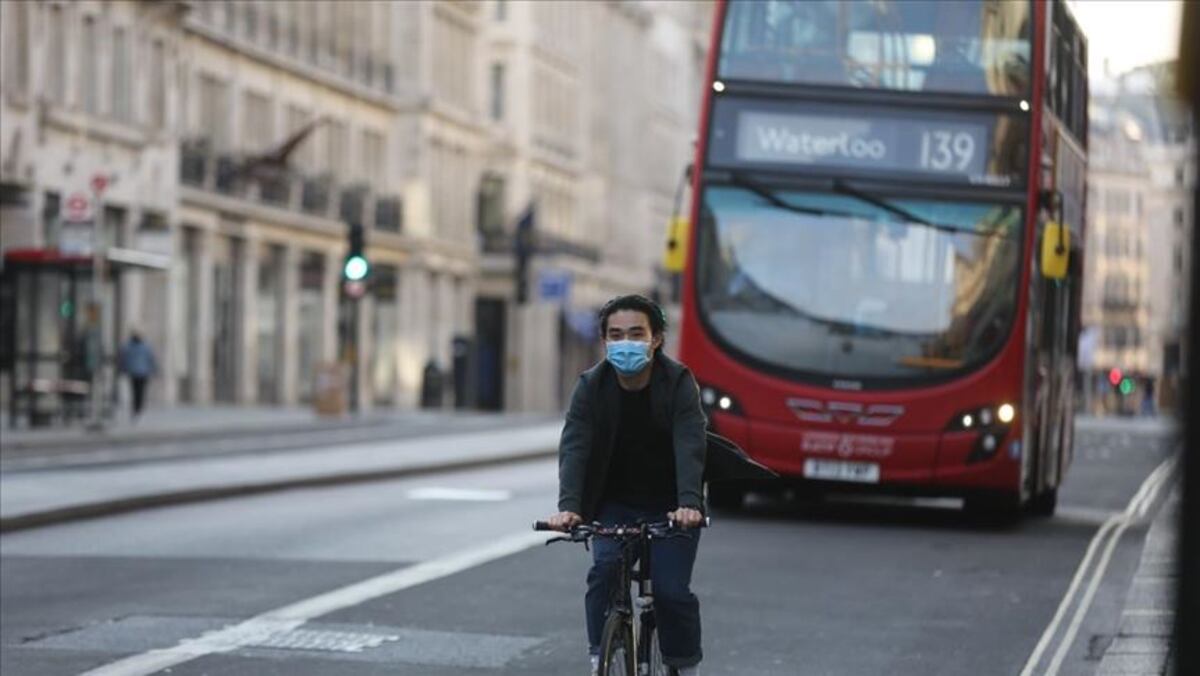 Coronavirus en Inglaterra: empiezan a vacunar a las personas de entre 56 y 59 años