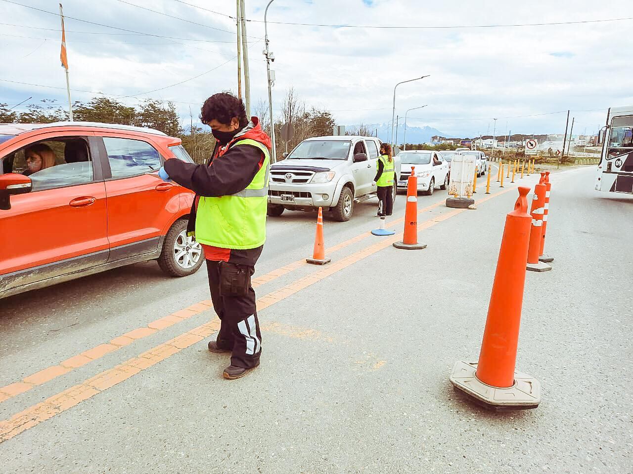 El área dependiente de la Secretaria de Protección Civil del Ministerio de Gobierno, realizó 55 operativos de control y prevención vehicular en toda la provincia.