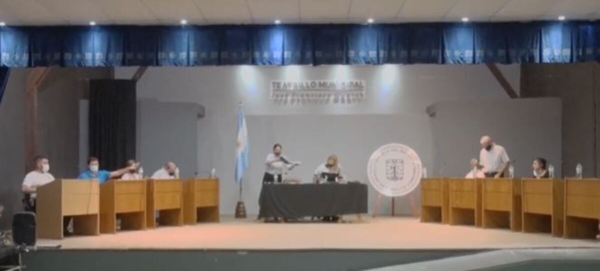 En un empate, con el voto de la Viceintendente Espósito se aprobó el Proyecto de Presupuesto y Tarifaria
