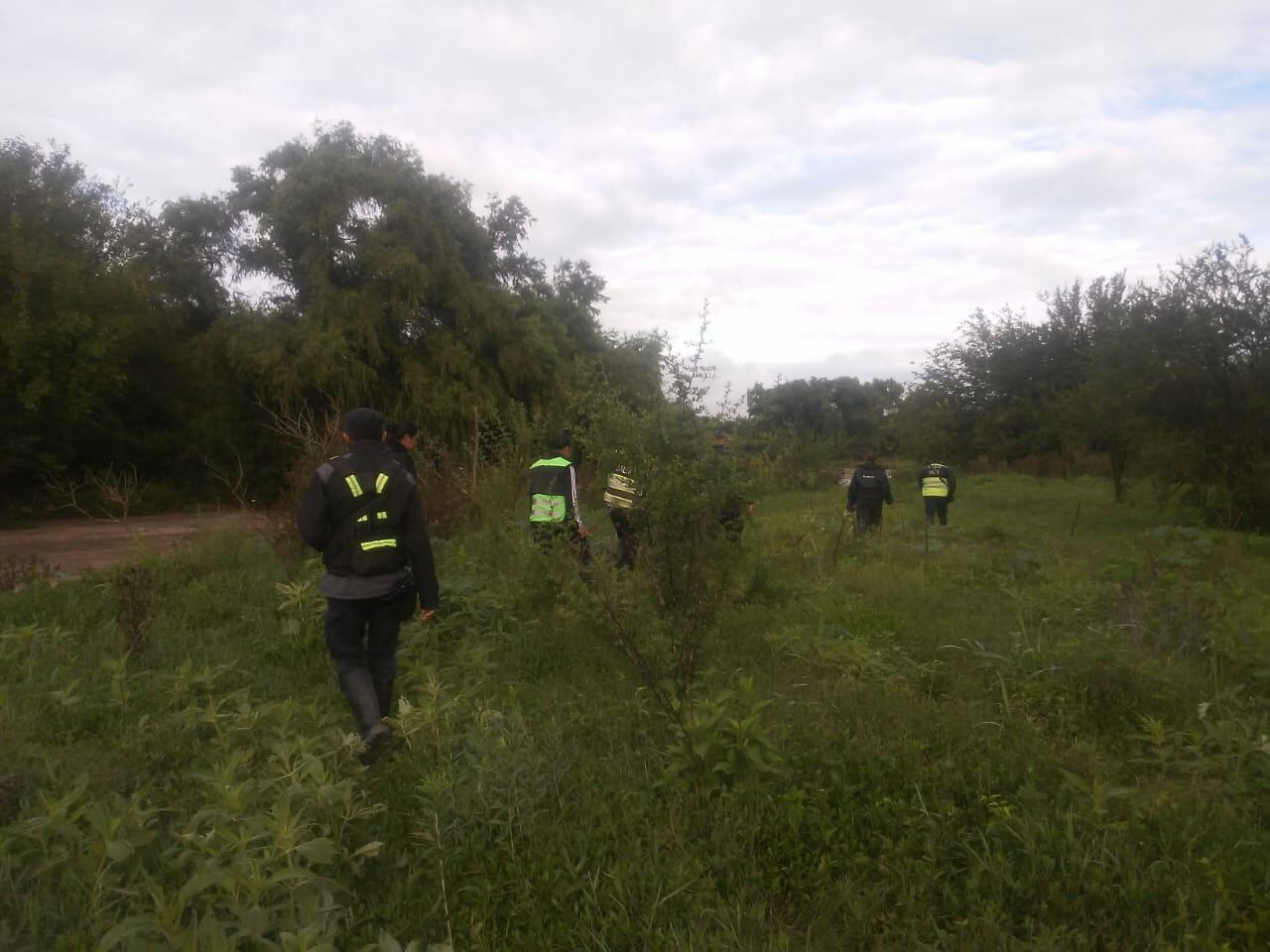 Un adolescente trató de cruzar el río Arenales a caballo y lo arrastró la corriente