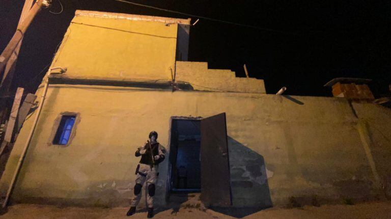 Detención y allanamiento en una vivienda ubicada en barrio San Martín de Capilla del Monte.