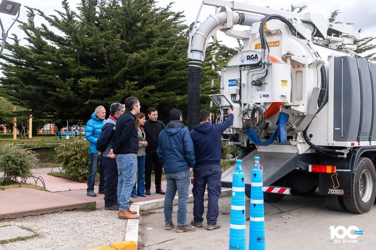 Este vehículo ya está operando en la ciudad y acudirá a los lugares necesarios para brindar la solución a las problemáticas sanitarias de la ciudad.