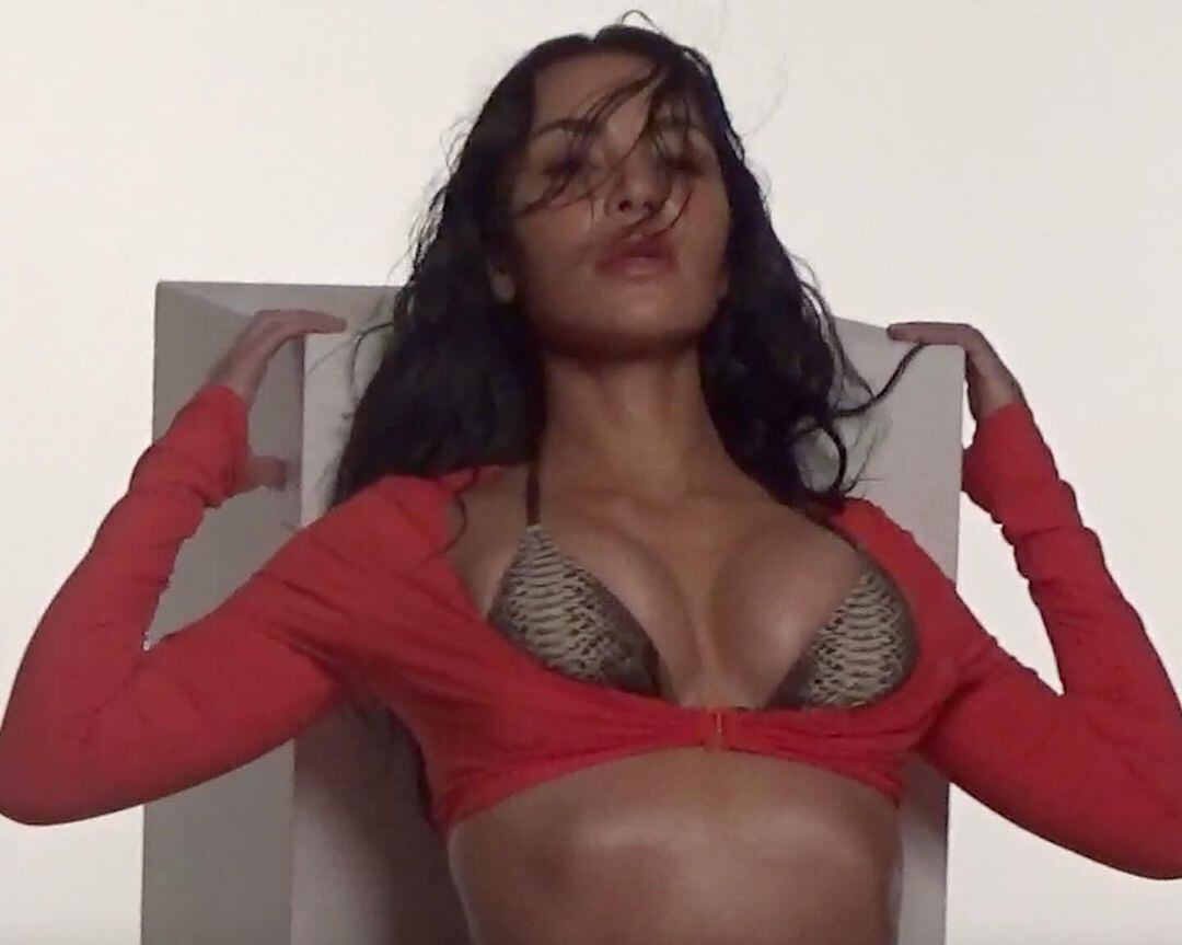 Como una diosa de otra galaxia, Kim Kardashian paralizó Instagram mostrando mucha piel