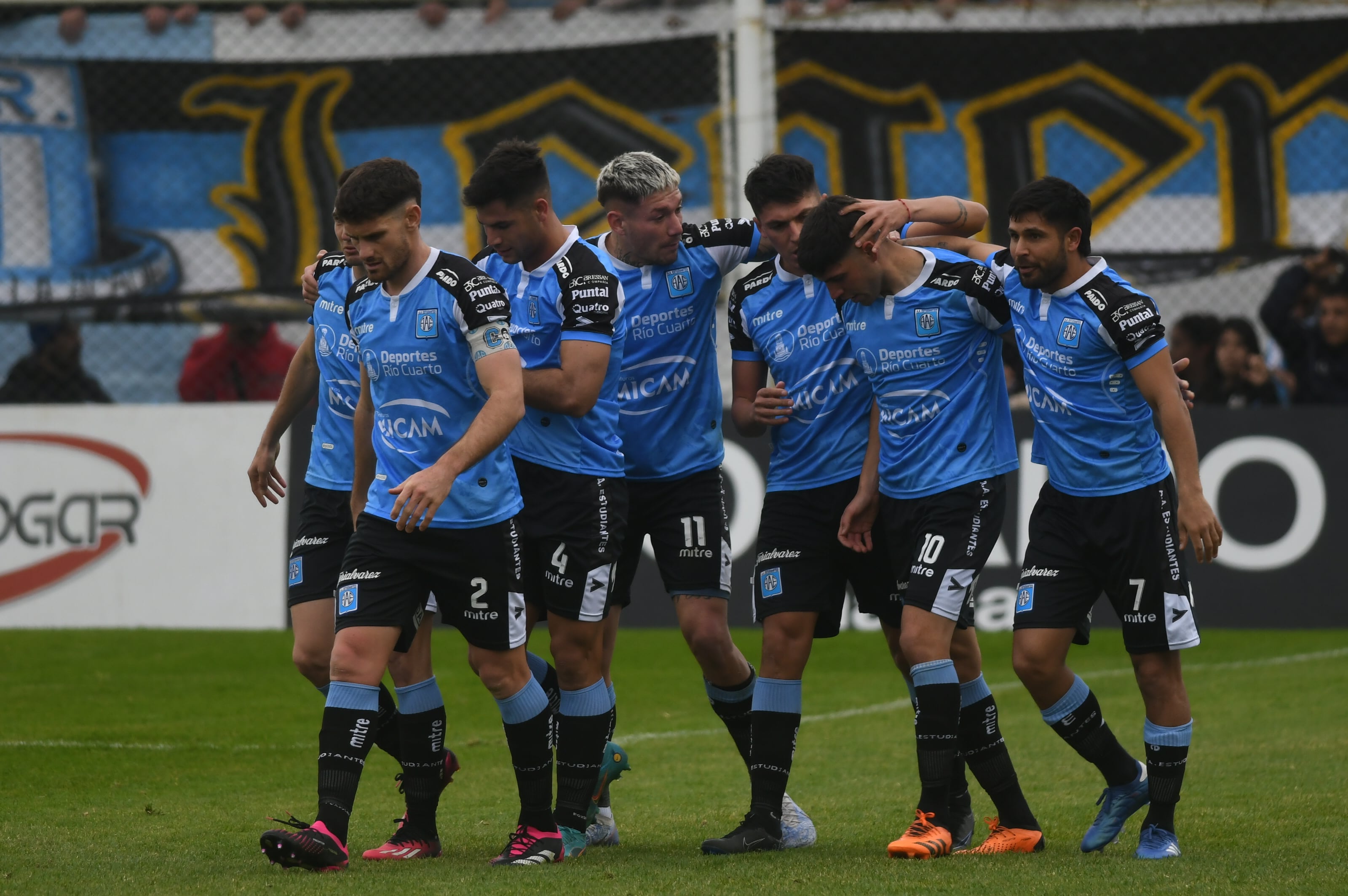 Racing recibió a Estudiantes de Río Cuarto por la Primera Nacional. (Ramiro Pereyra / La Voz)