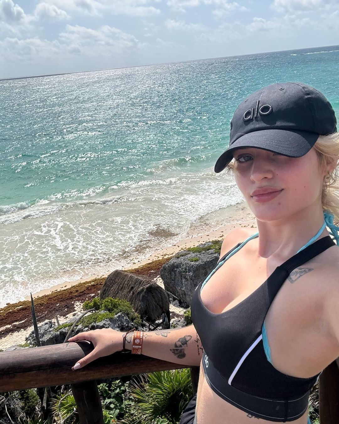 Martita Fort encendió las playas de Tulum posando con una espectacular microbikini