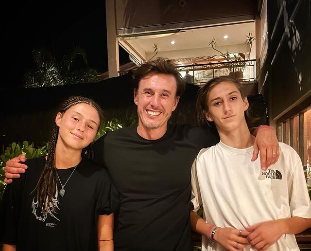 Roberto García Moritán junto a sus hijos Delfina y Santino