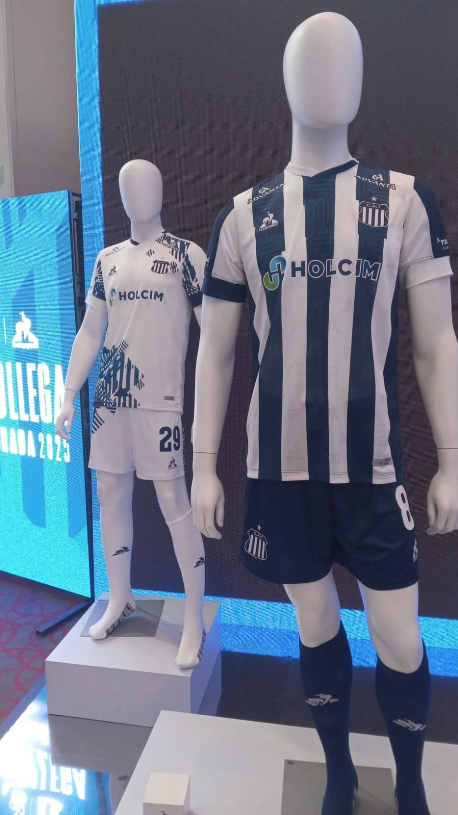 Las nuevas remeras de Talleres para la temporada 2025.