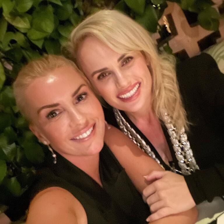 Rebel Wilson y su novia Ramona Agruma