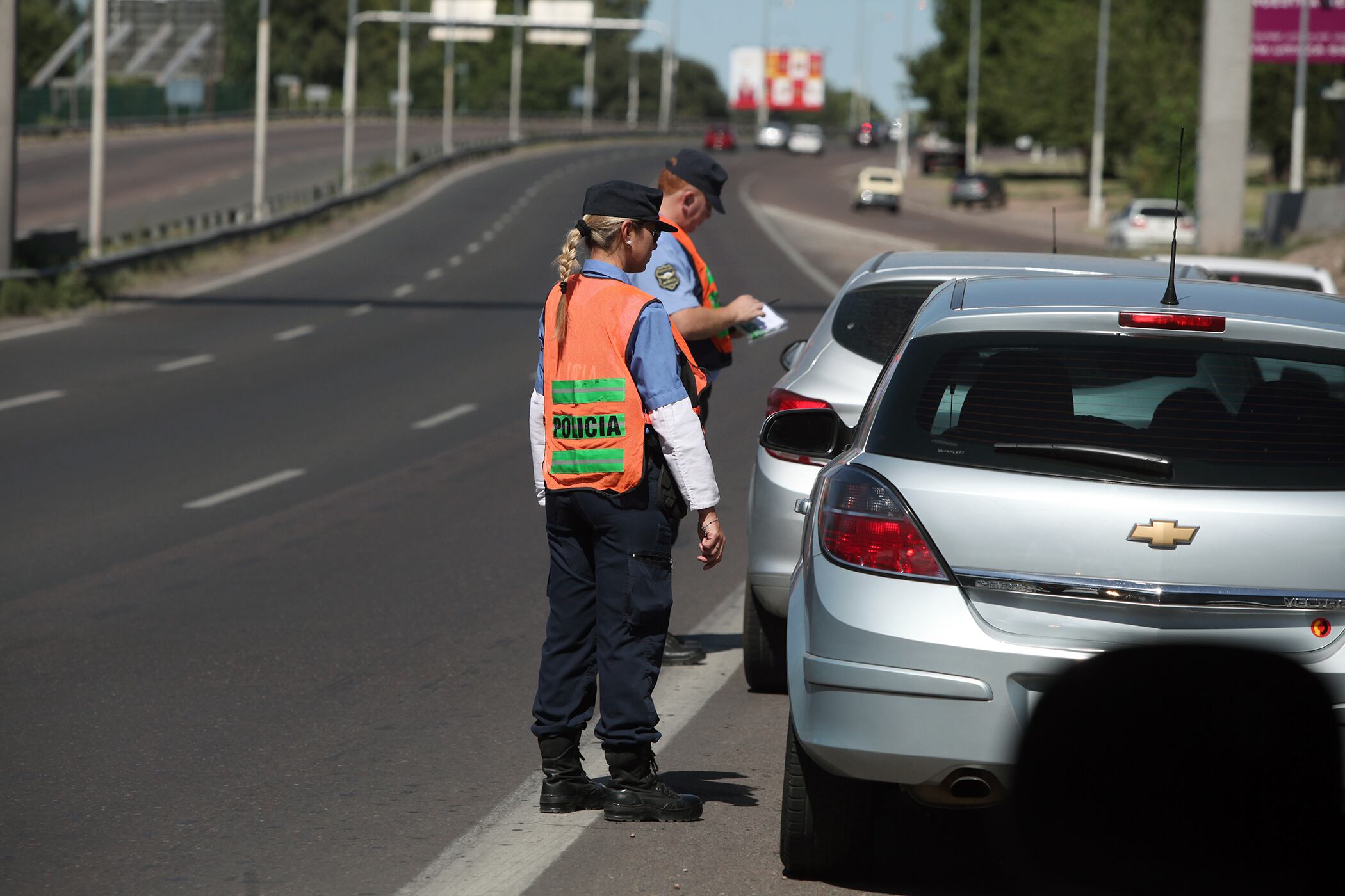 Mendoza, 25-12-17. Recorrida por controles viales y de alcoholemia, en el Gran Mendoza.