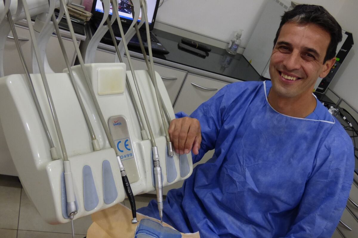 La historia del dentista que salvó a una bebé de ser ahogada en el Parque de Mayo
