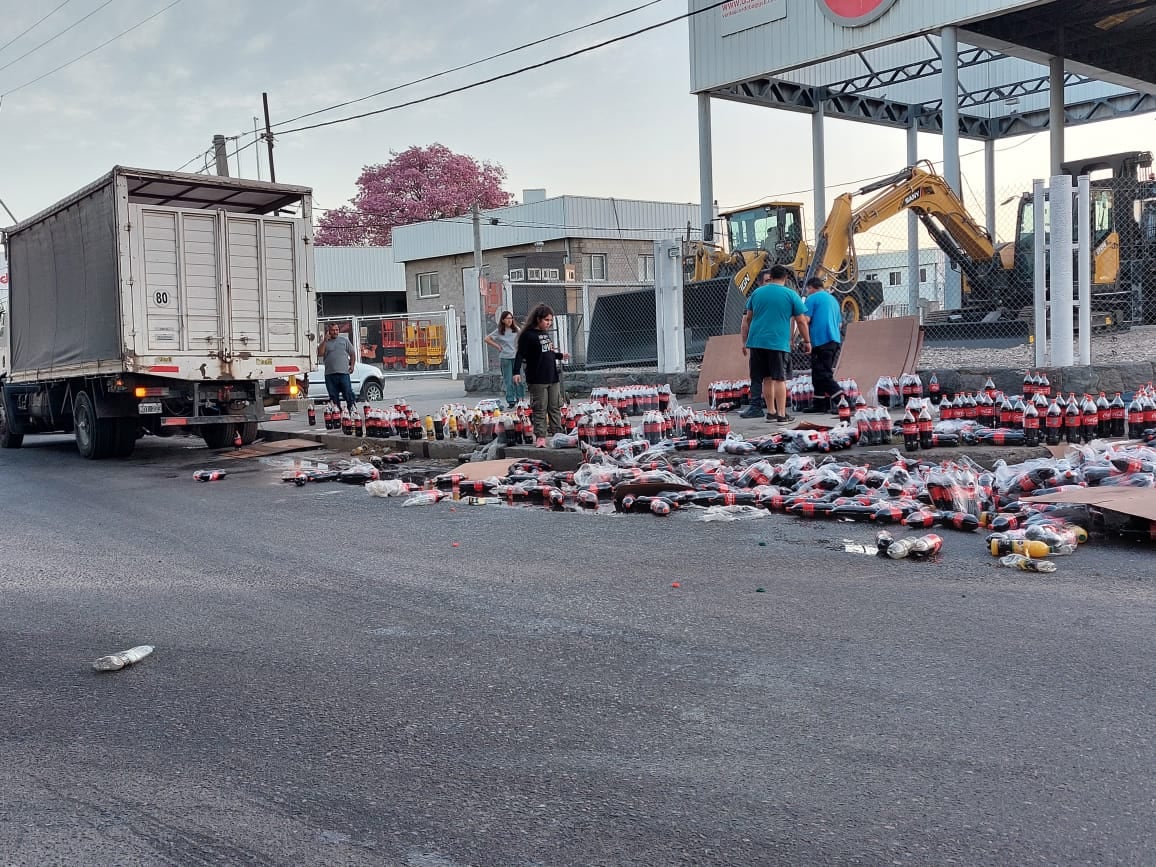 camión de coca coca vuelva av la voz del interior