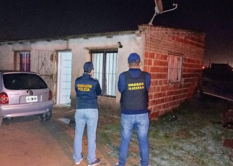 Dos detenidos en allanamientos antidroga en Tres Arroyos