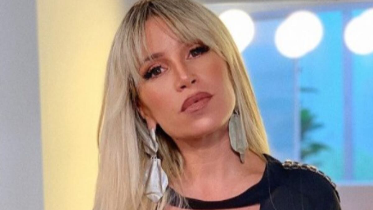 Florencia Peña posó con un top deportivo y shorts: “ATR siempre bebé”