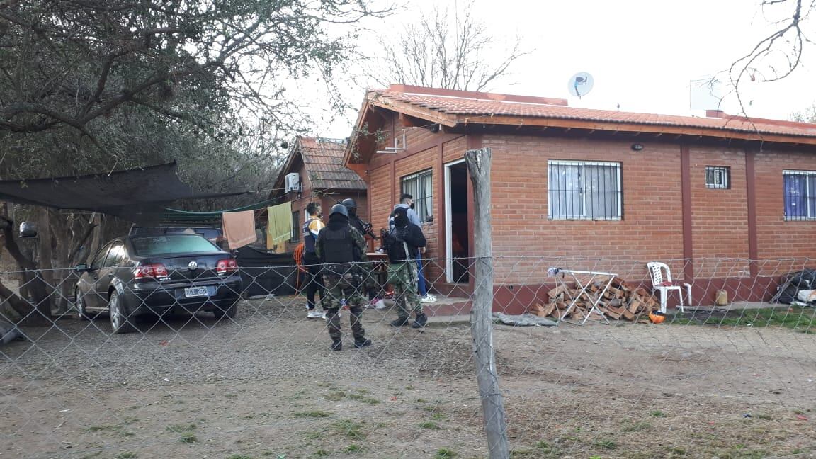 La Policía realizó once allanamientos y detuvo a dos hombres mayores de edad (Policía de Córdoba).