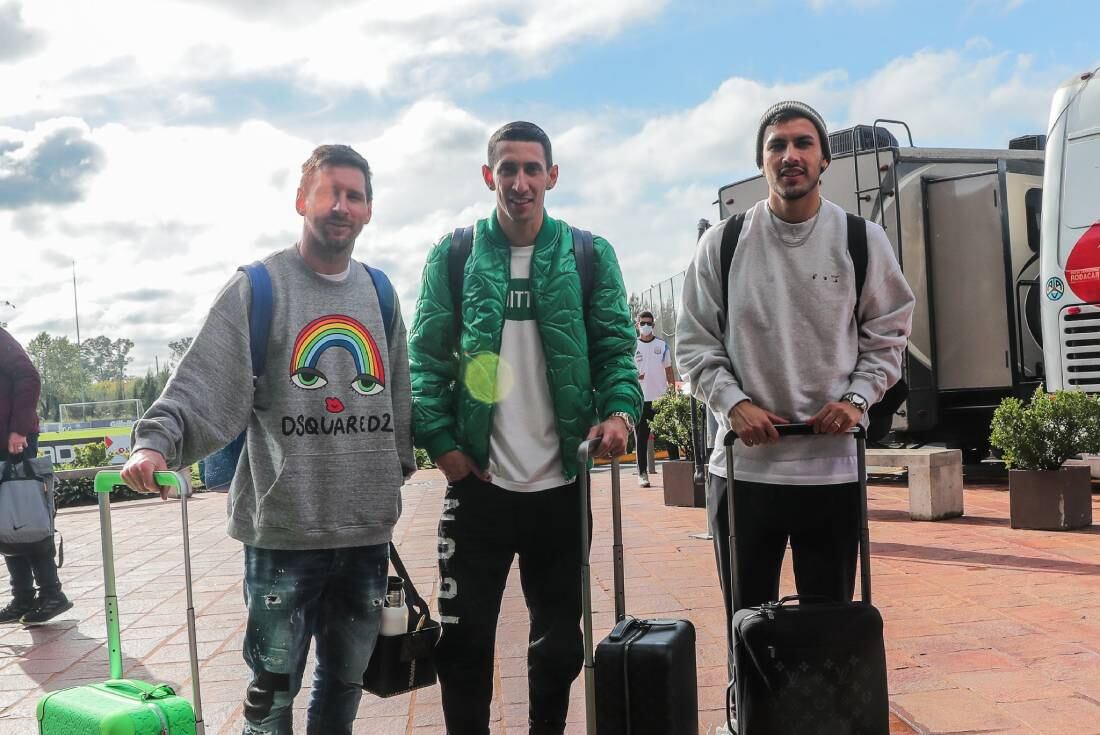 Messi, Di María y Paredes en el predio de la selección (AFA)