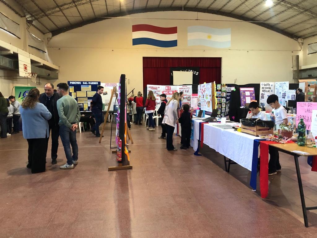 Tres Arroyos: Pablo Garate recorrió la muestra “Las Escuelas Hacen”