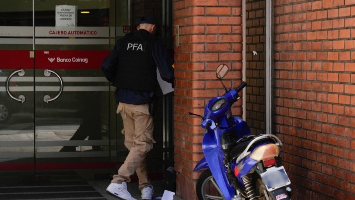 Fuga de US$ 400 millones: allanan bancos, estudios jurídicos y oficinas bursátiles de Rosario