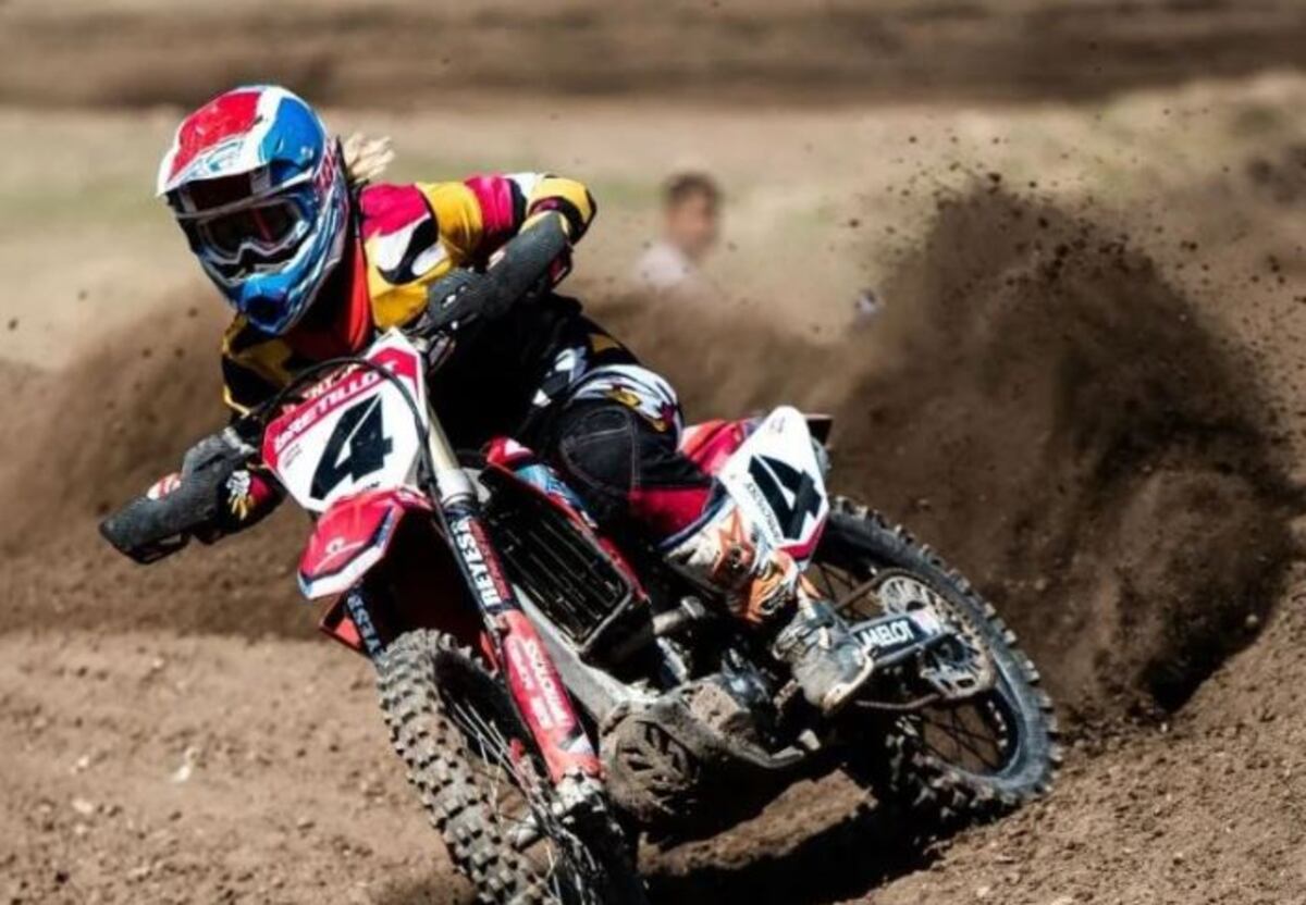 Bella y arriesgada: quién es Melina Bretillot, la sanjuanina que ‘la rompe’ en motocross